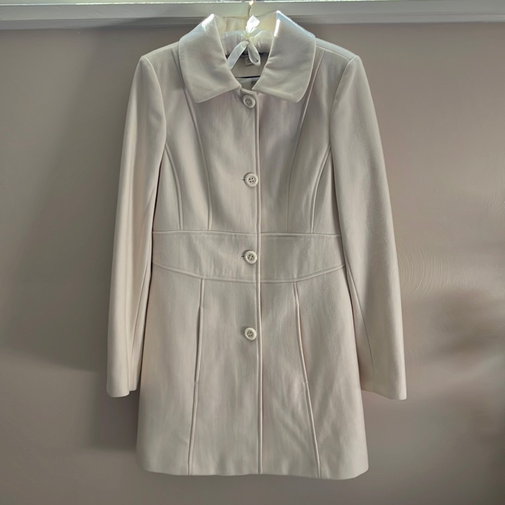 NWOT Women’s Ivory Peacoat (US M)